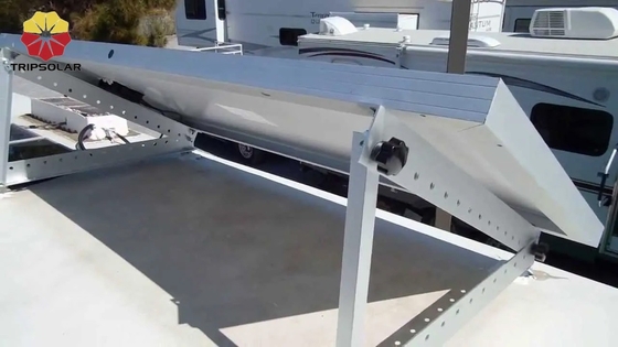 Système de montage de panneaux solaires sur le toit