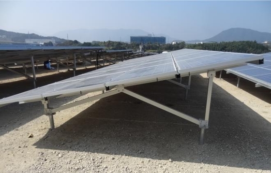 Montage de panneau photovoltaïque support de panneau solaire en acier C pour installation solaire au sol
