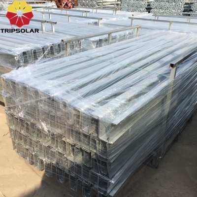 Système de montage au sol pour fermes solaires certifié ISO9001/CE et durée de vie de 25 ans