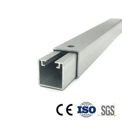 Des supports de montage en aluminium argenté ou noir pour les structures de montage de pôles de panneaux solaires