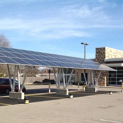 Système de montage solaire Carport 10KW Poids léger Aluminium Carports solaires pour le stationnement