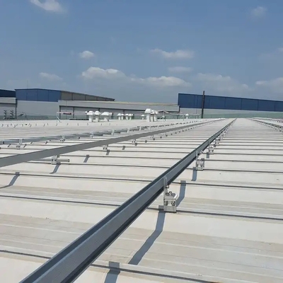 Rails de montage de panneaux solaires à rails courts pour une charge de neige de 1,4 KN/m2 et module applicable