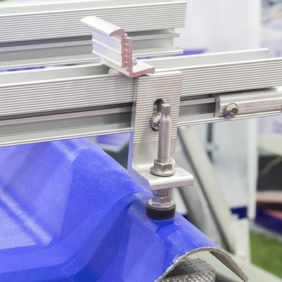 Kit de boulons à accrochage solaire avec finition anodisée pour carreaux de toit certifié ISO9001/CE
